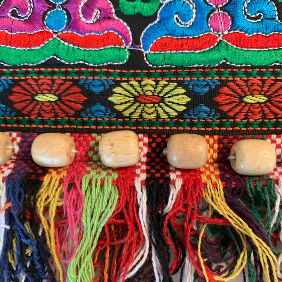 NEW ITEM Colorful Thailand Made Shoulder Handbag. - Picture 4 of 8